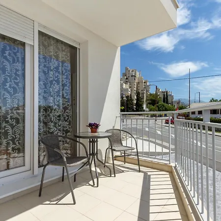 Great Near Beach And Old Town Apartment